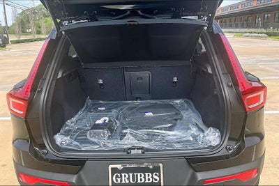 2026 Volvo XC40 B5 Ultra