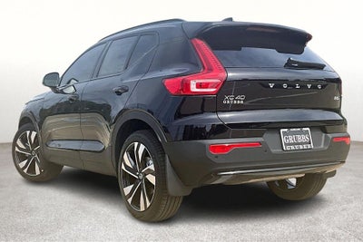 2026 Volvo XC40 B5 Ultra