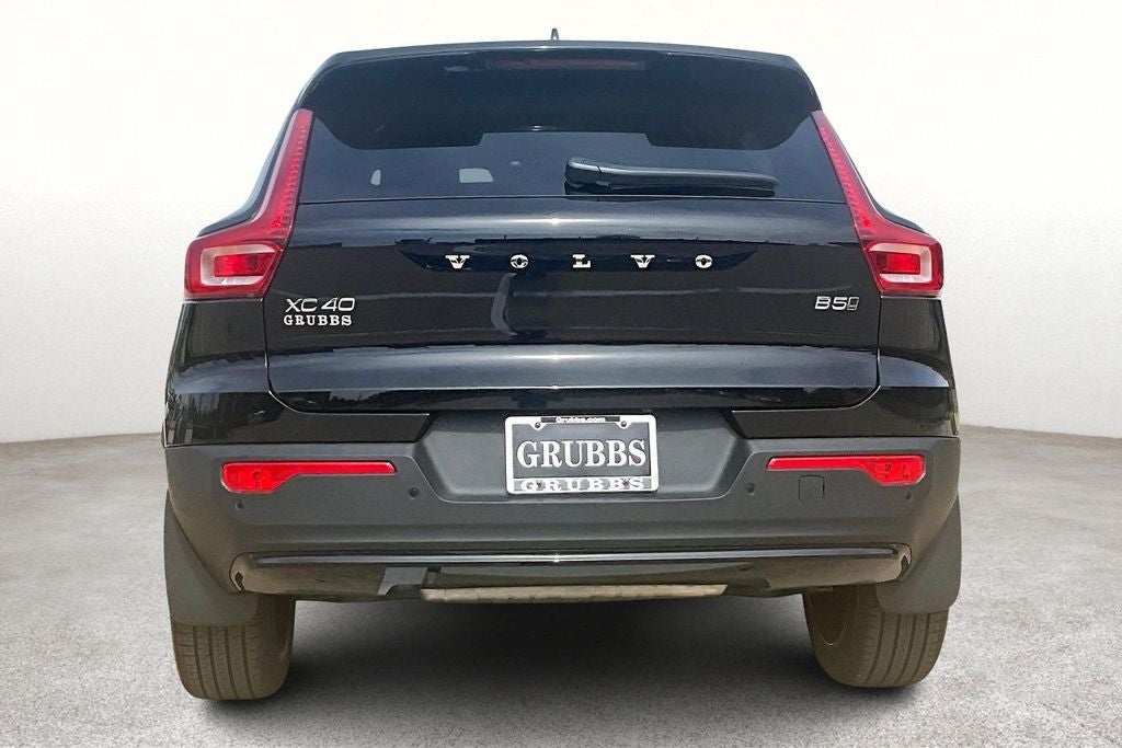 2026 Volvo XC40 B5 Ultra