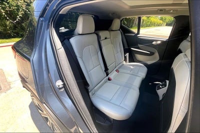 2026 Volvo XC40 B5 Ultra