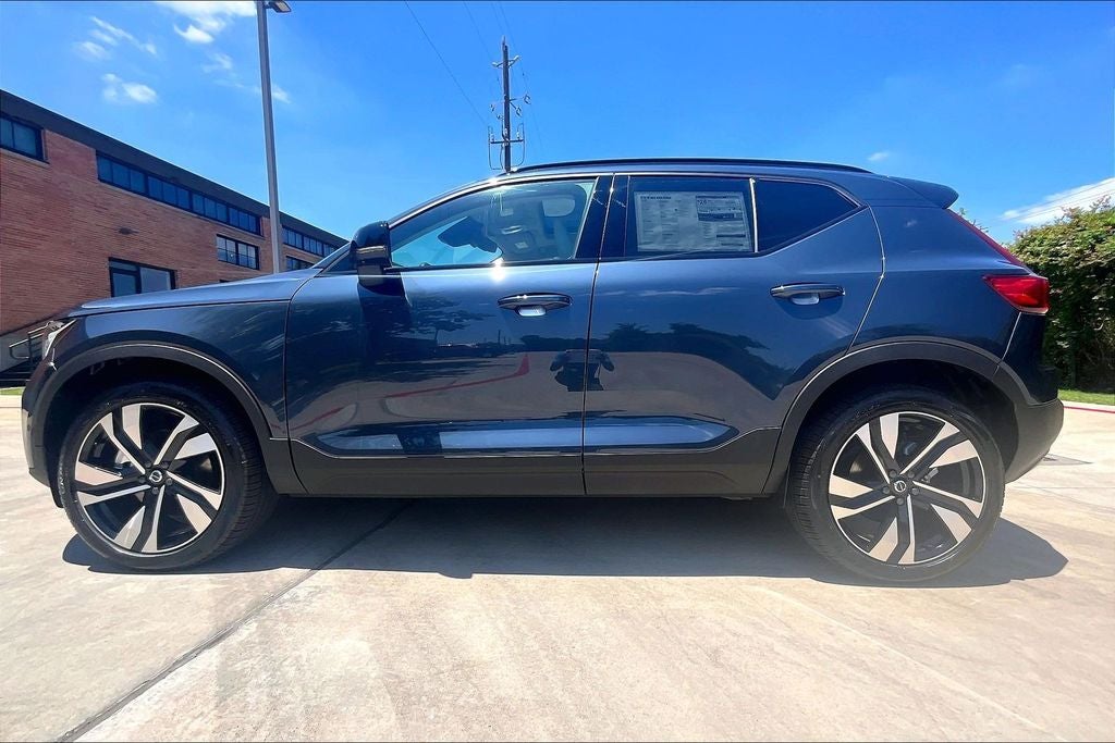 2026 Volvo XC40 B5 Ultra