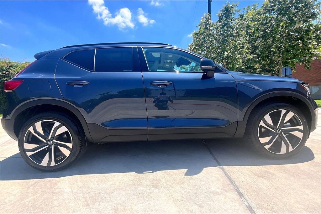 2026 Volvo XC40 B5 Ultra