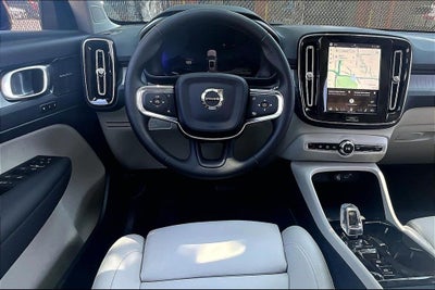 2026 Volvo XC40 B5 Ultra