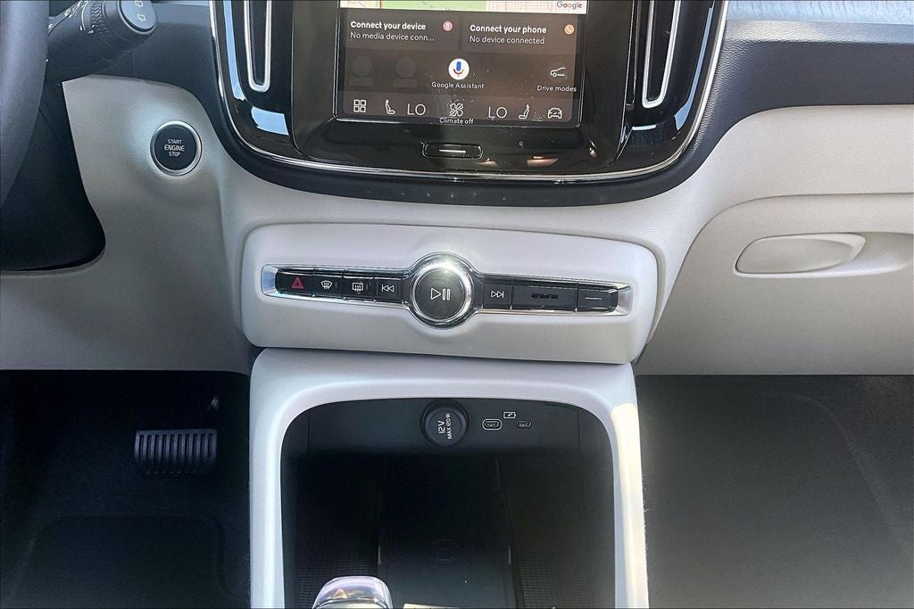 2026 Volvo XC40 B5 Ultra