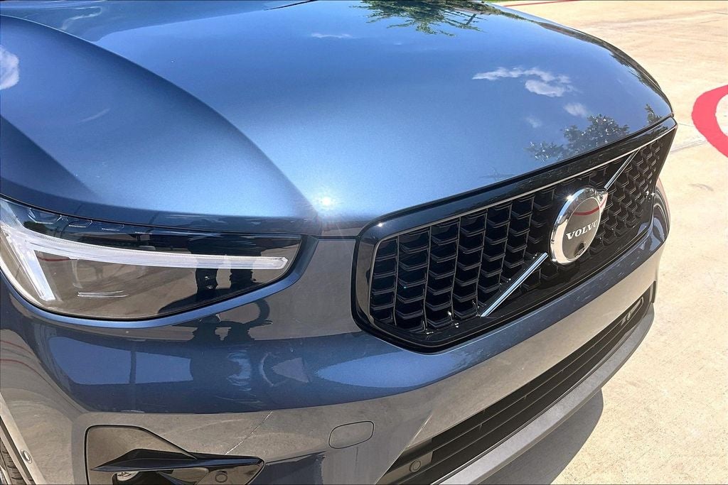 2026 Volvo XC40 B5 Ultra