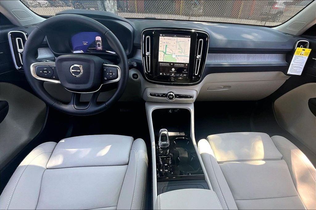 2026 Volvo XC40 B5 Ultra