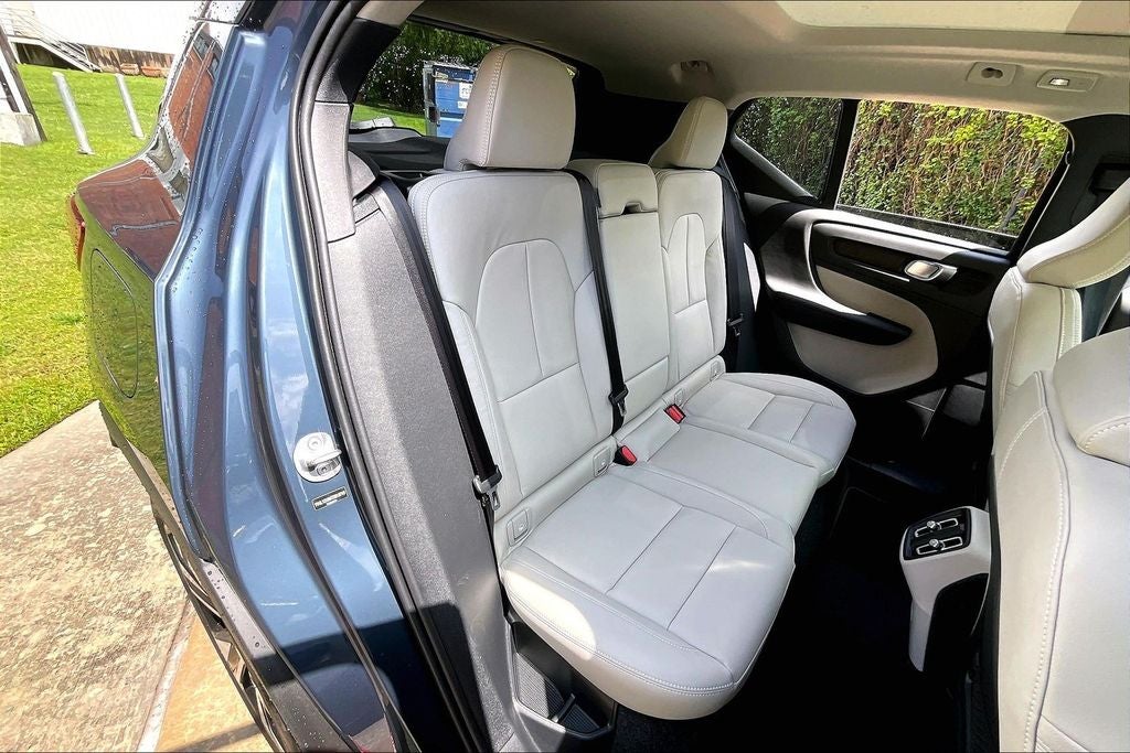 2026 Volvo XC40 B5 Ultra