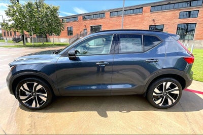 2026 Volvo XC40 B5 Ultra