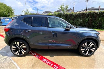 2026 Volvo XC40 B5 Ultra