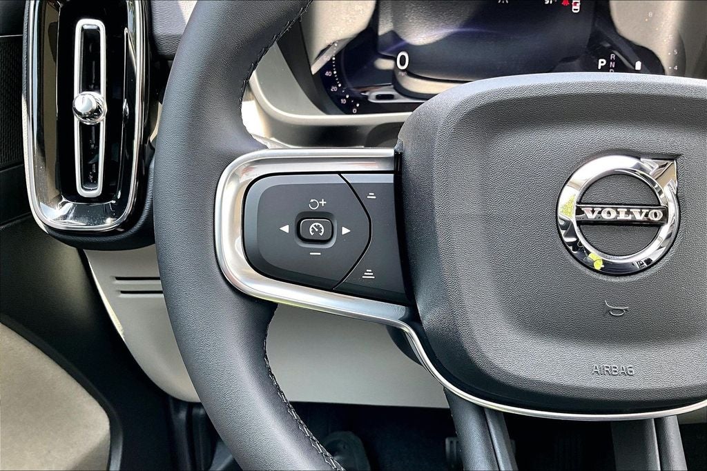 2026 Volvo XC40 B5 Ultra
