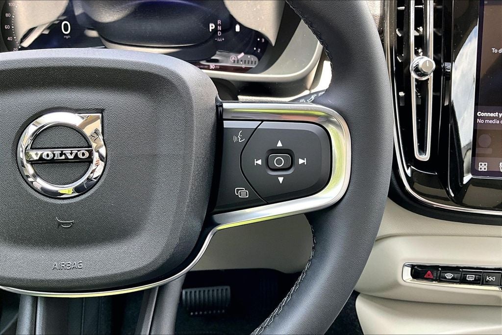 2026 Volvo XC40 B5 Ultra