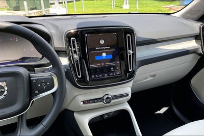 2026 Volvo XC40 B5 Ultra