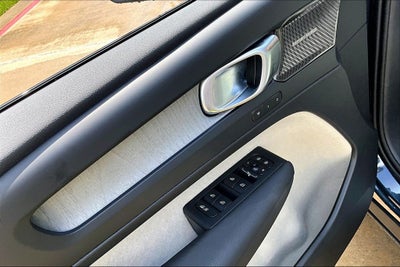 2026 Volvo XC40 B5 Ultra
