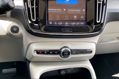 2026 Volvo XC40 B5 Ultra