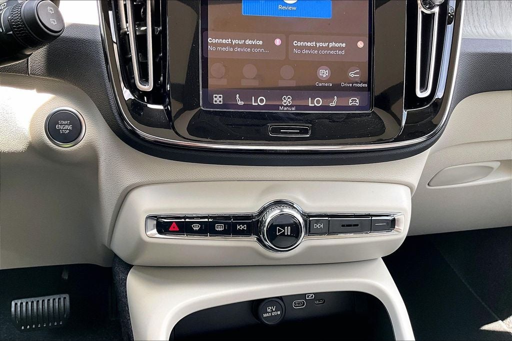 2026 Volvo XC40 B5 Ultra