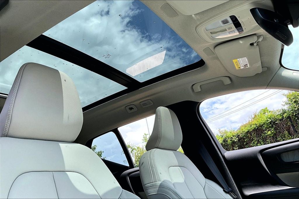 2026 Volvo XC40 B5 Ultra