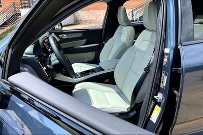 2026 Volvo XC40 B5 Ultra