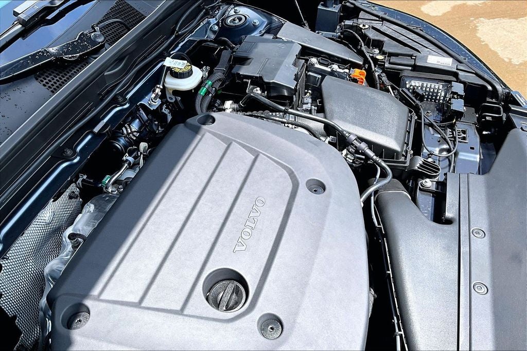 2026 Volvo XC40 B5 Ultra