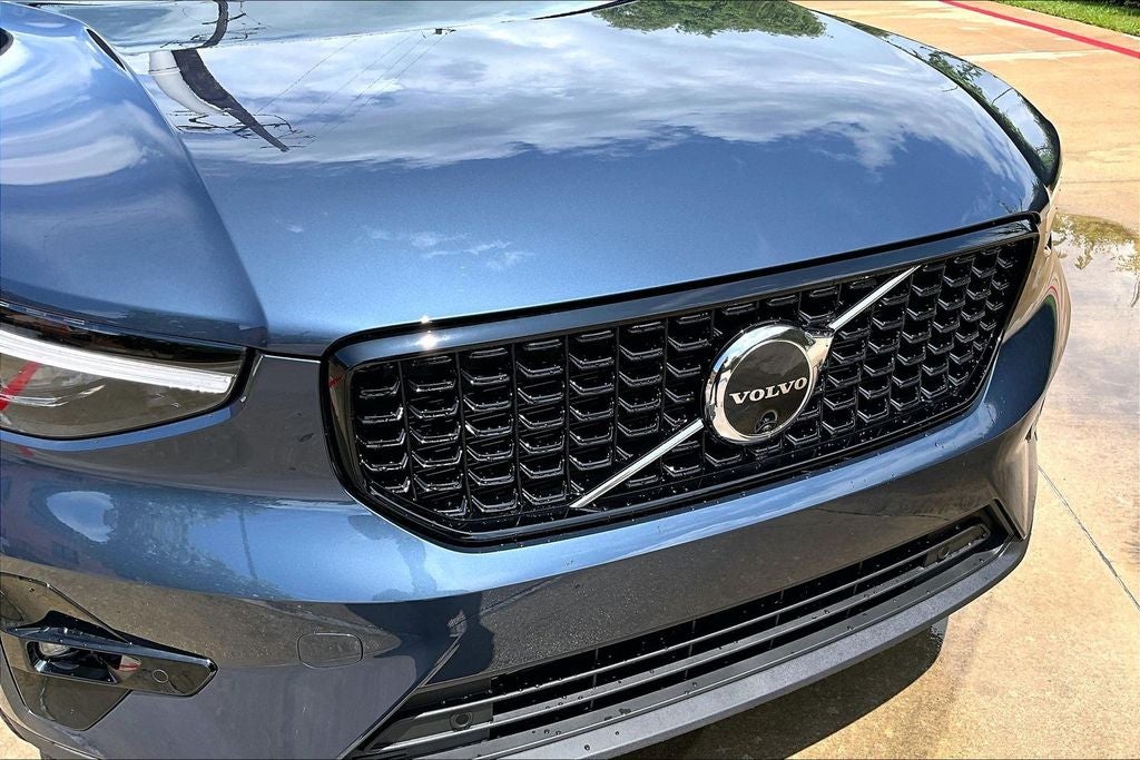 2026 Volvo XC40 B5 Ultra