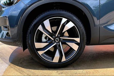 2026 Volvo XC40 B5 Ultra