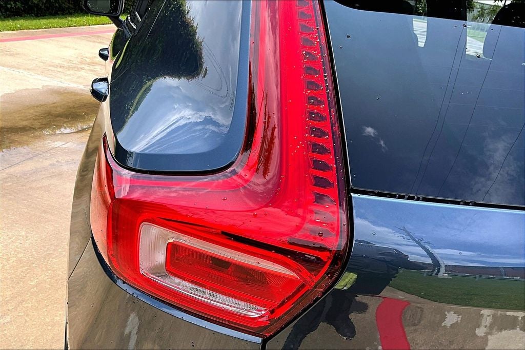 2026 Volvo XC40 B5 Ultra