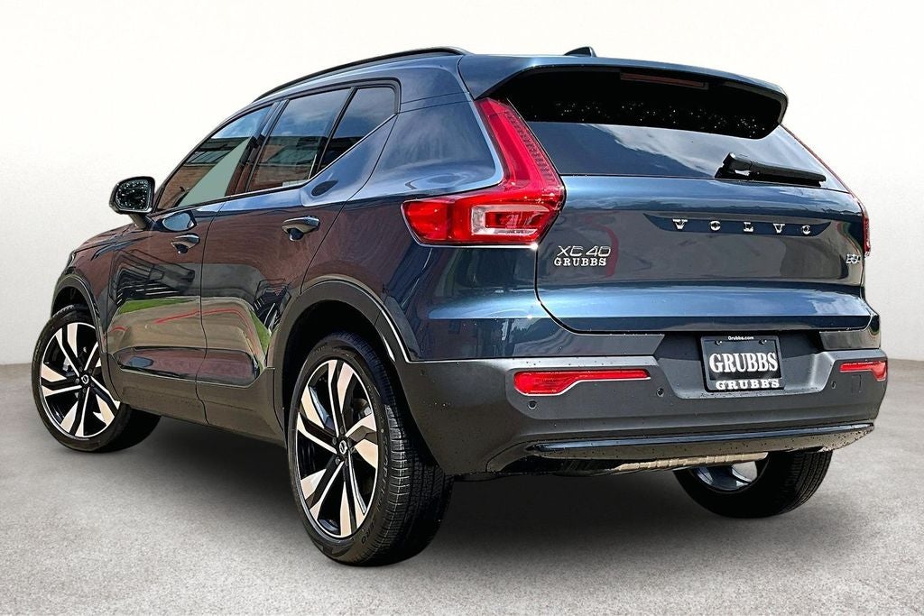 2026 Volvo XC40 B5 Ultra