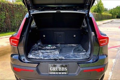 2026 Volvo XC40 B5 Ultra