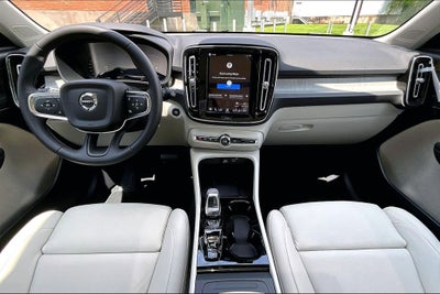 2026 Volvo XC40 B5 Ultra