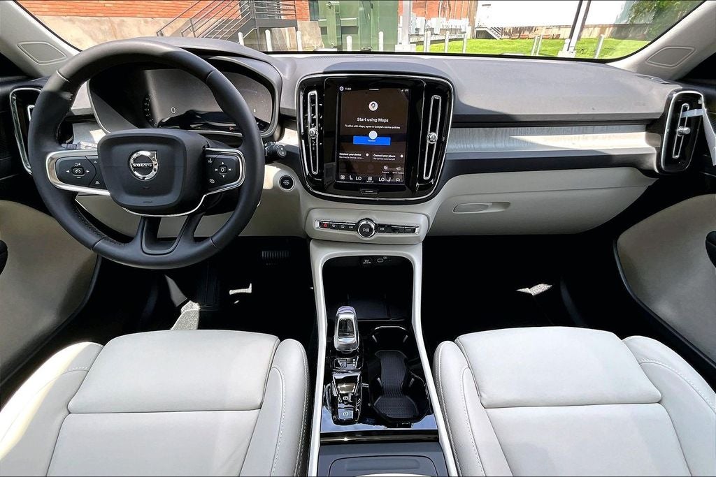 2026 Volvo XC40 B5 Ultra