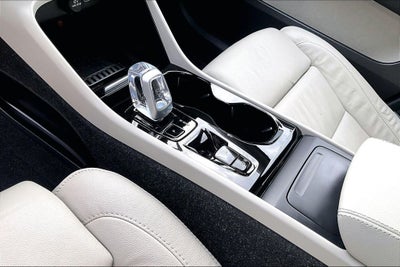 2023 Volvo XC40 B5 Plus Dark Theme