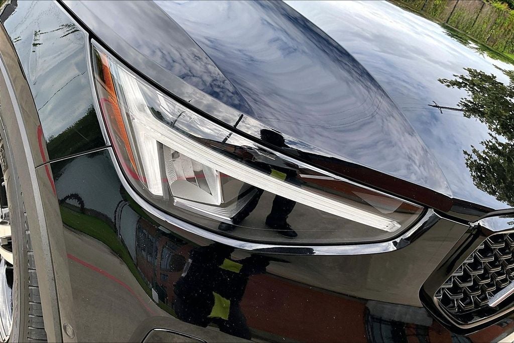 2023 Volvo XC40 B5 Plus Dark Theme