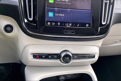 2023 Volvo XC40 B5 Plus Dark Theme