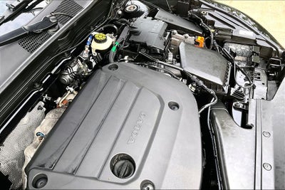 2023 Volvo XC40 B5 Plus Dark Theme