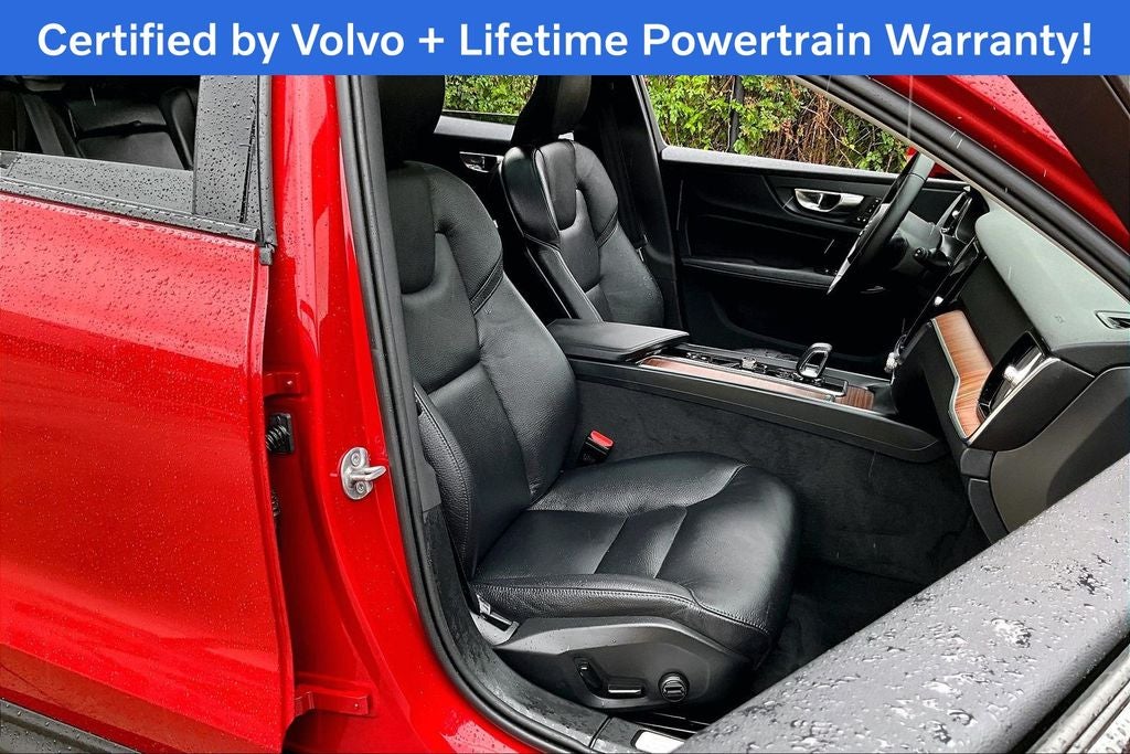 2025 Volvo V60 Cross Country B5 Plus