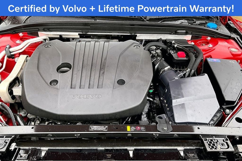 2025 Volvo V60 Cross Country B5 Plus
