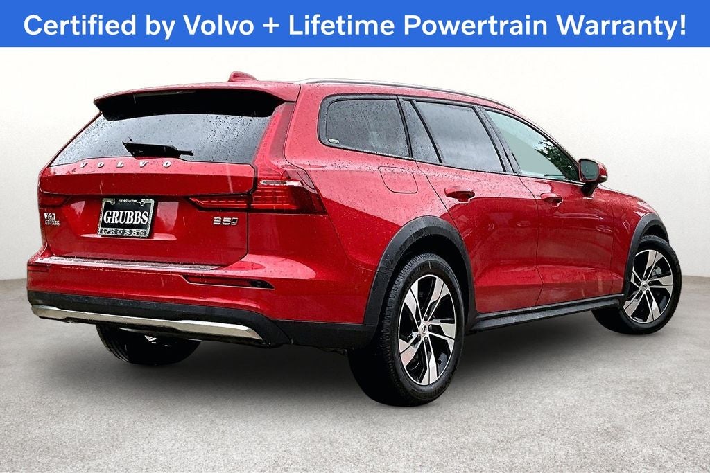 2025 Volvo V60 Cross Country B5 Plus