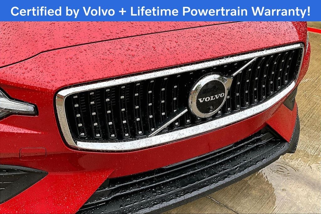 2025 Volvo V60 Cross Country B5 Plus