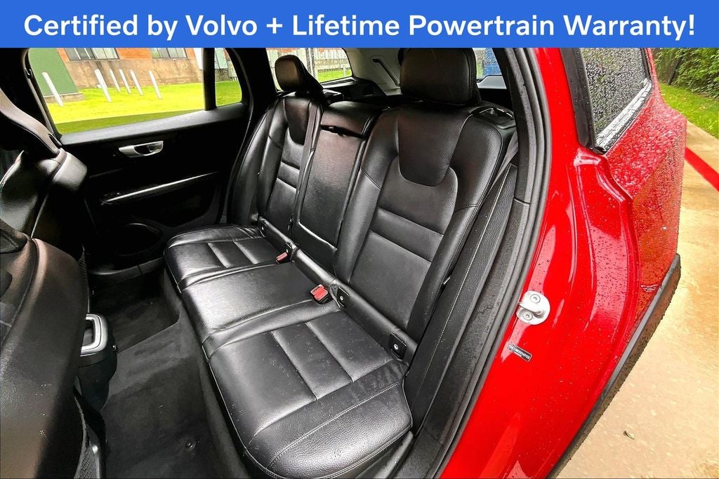 2025 Volvo V60 Cross Country B5 Plus