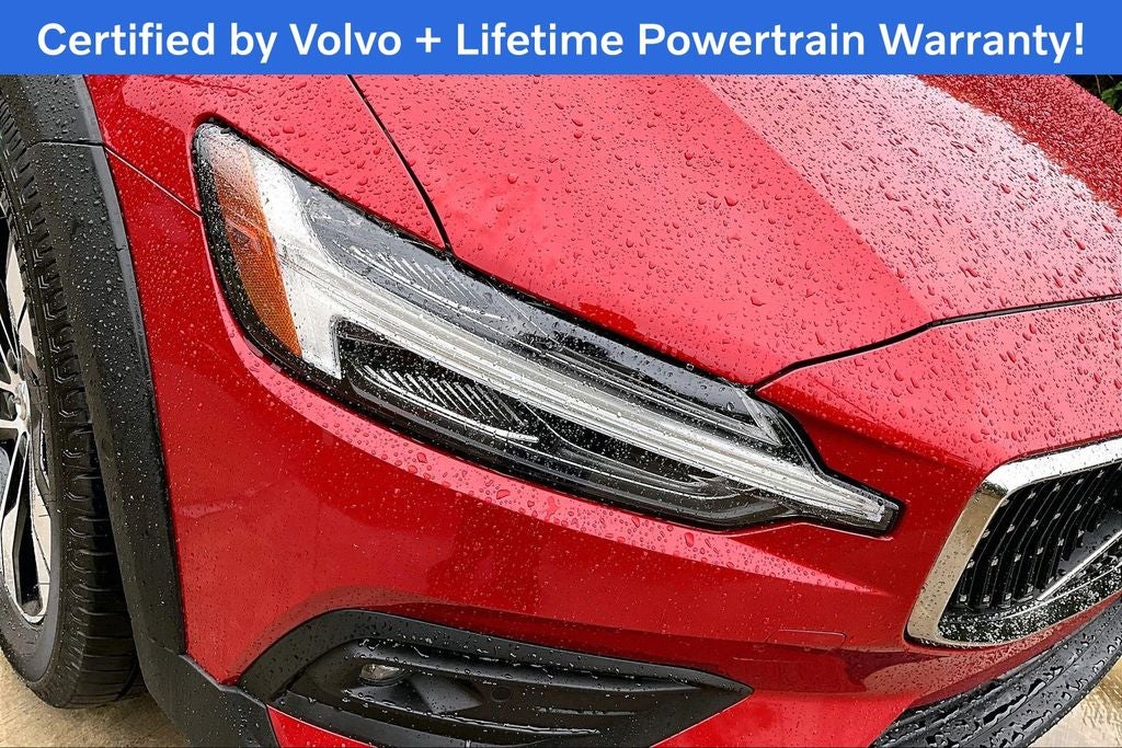 2025 Volvo V60 Cross Country B5 Plus