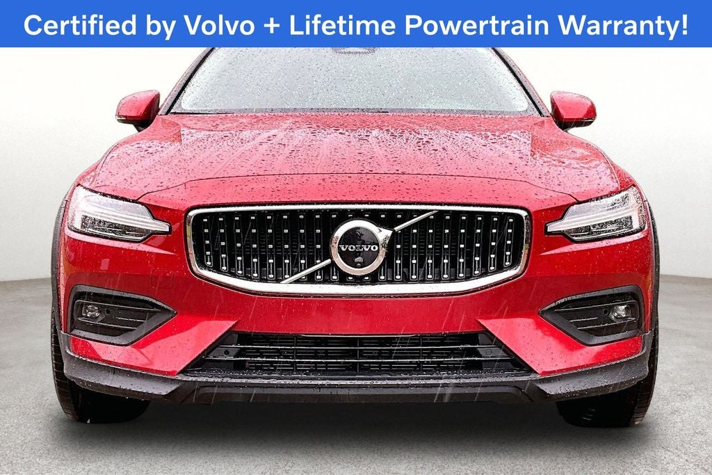 2025 Volvo V60 Cross Country B5 Plus