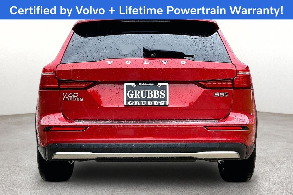 2025 Volvo V60 Cross Country B5 Plus