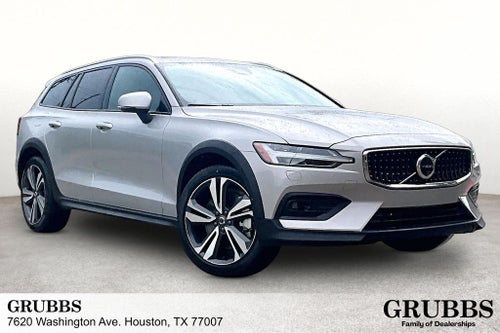 2025 Volvo V60 Cross Country B5 Plus