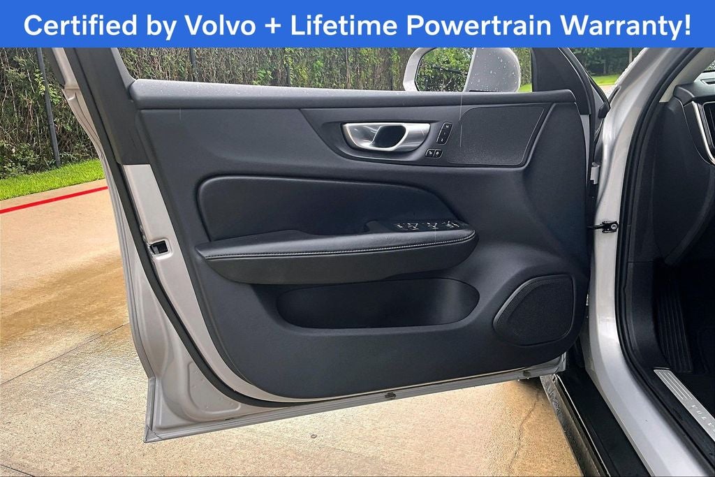 2025 Volvo V60 Cross Country B5 Plus