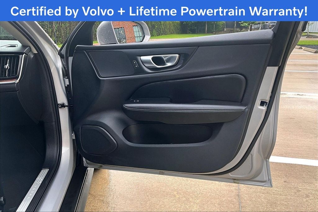 2025 Volvo V60 Cross Country B5 Plus