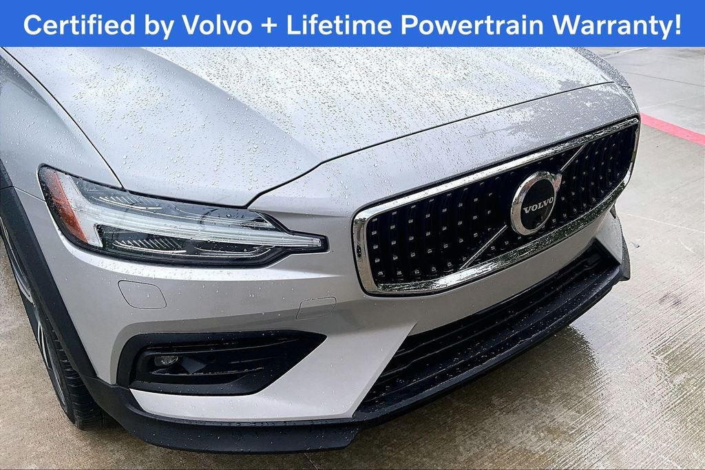 2025 Volvo V60 Cross Country B5 Plus