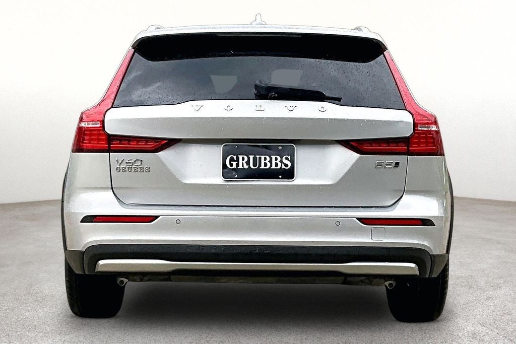 2025 Volvo V60 Cross Country B5 Plus