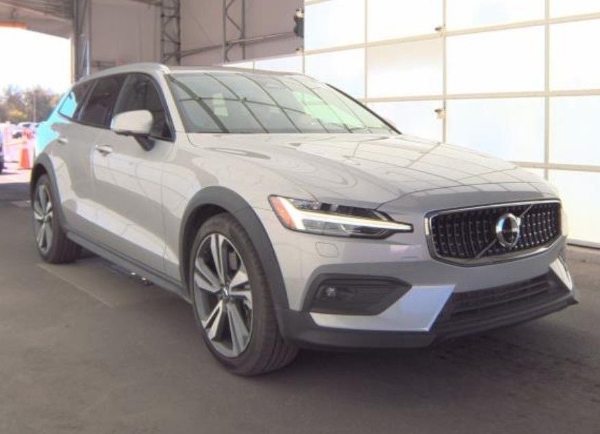2025 Volvo V60 Cross Country B5 Plus