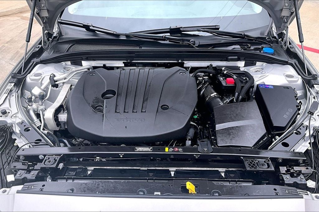 2025 Volvo V60 Cross Country B5 Plus