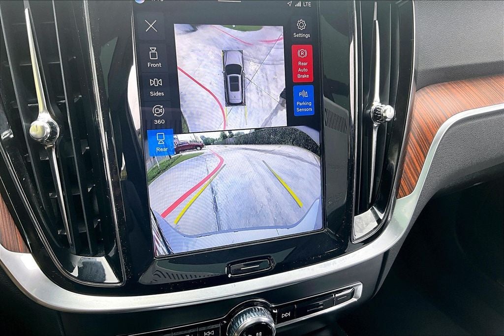 2025 Volvo V60 Cross Country B5 Plus