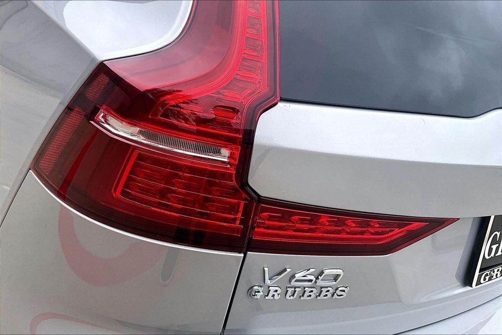 2025 Volvo V60 Cross Country B5 Plus